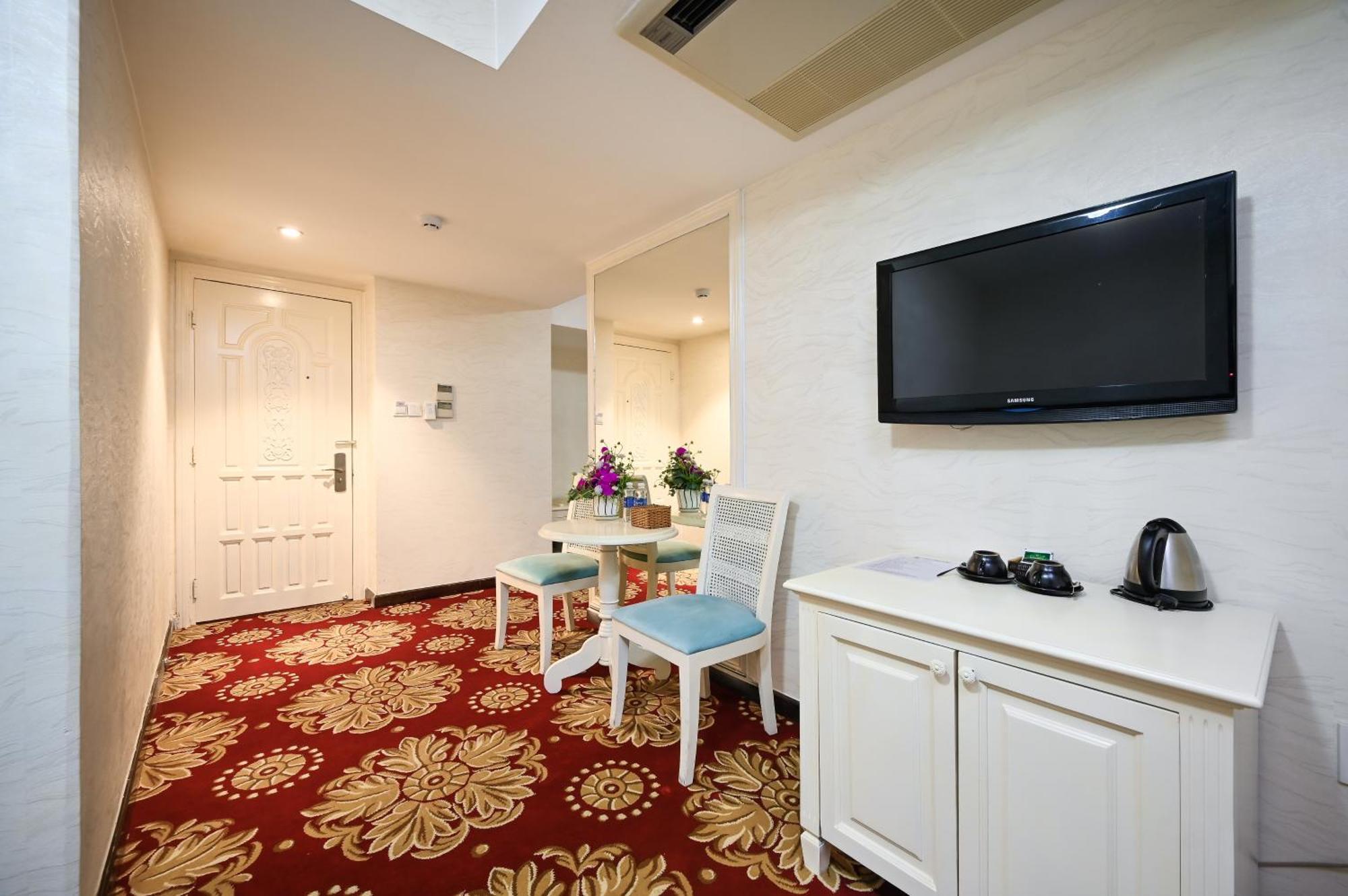 California Saigon Hotel & Rooftop Pool Ho Chi Minh City Bagian luar foto