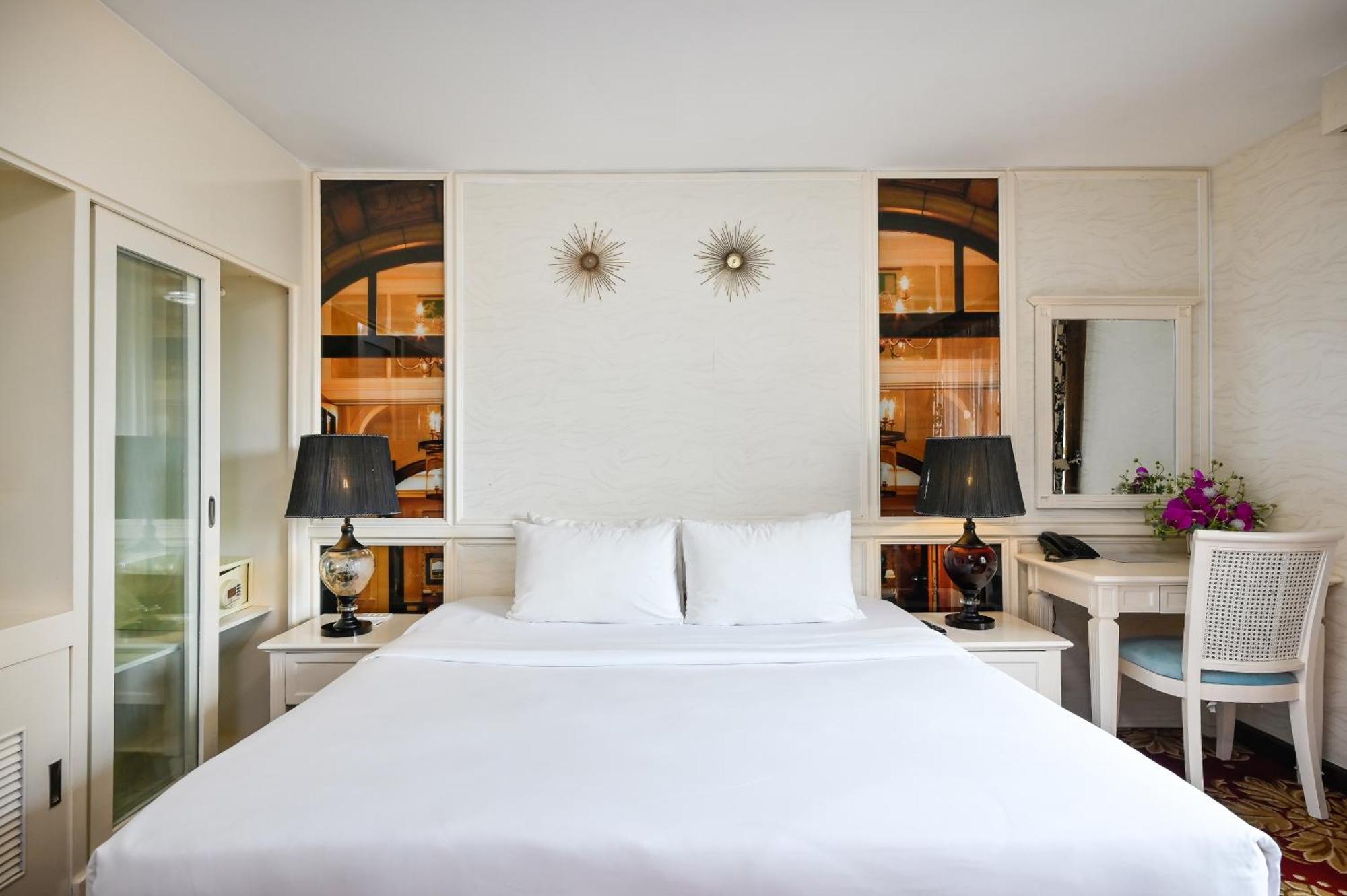 California Saigon Hotel & Rooftop Pool Ho Chi Minh City Bagian luar foto