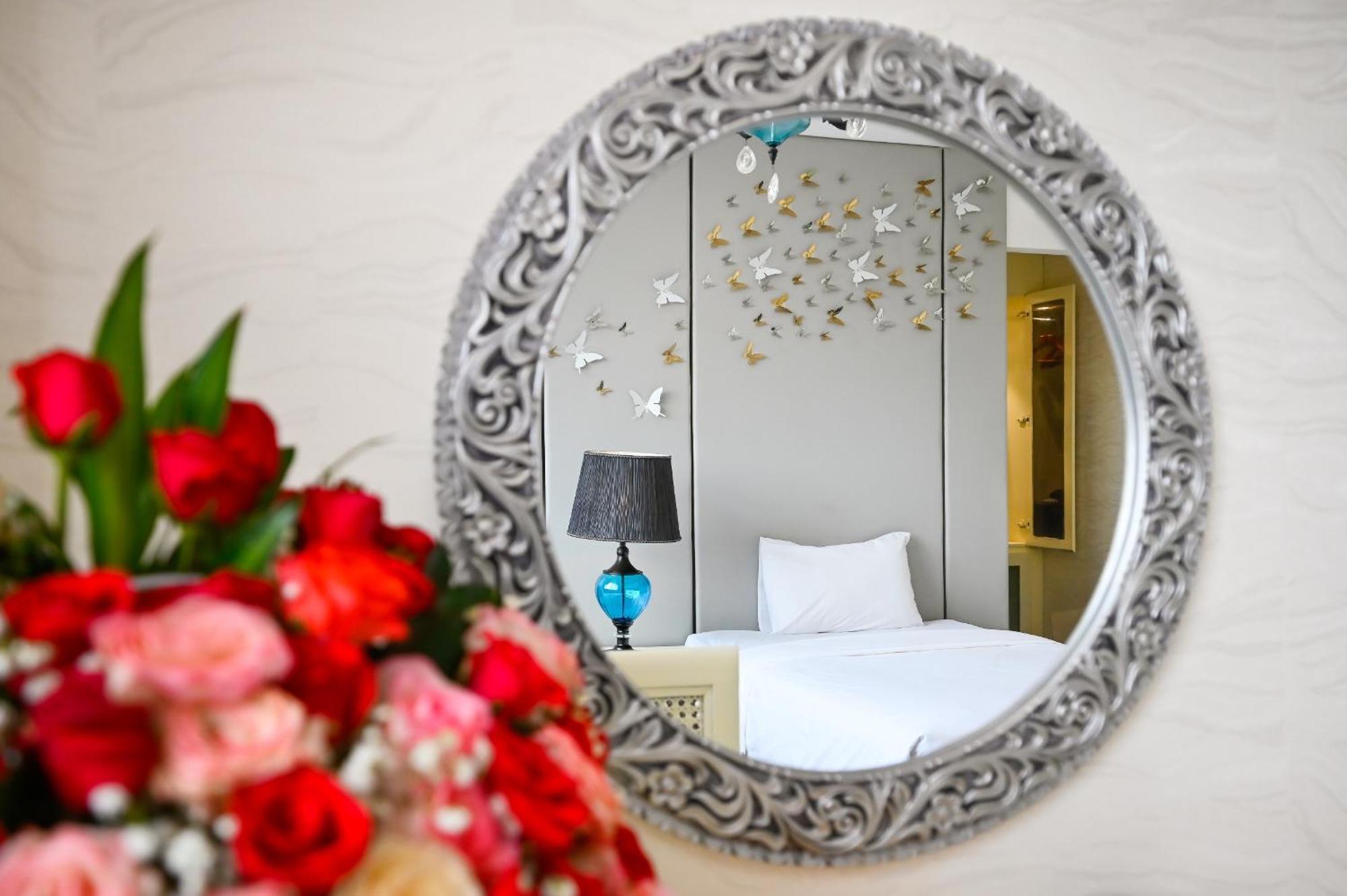 California Saigon Hotel & Rooftop Pool Ho Chi Minh City Bagian luar foto