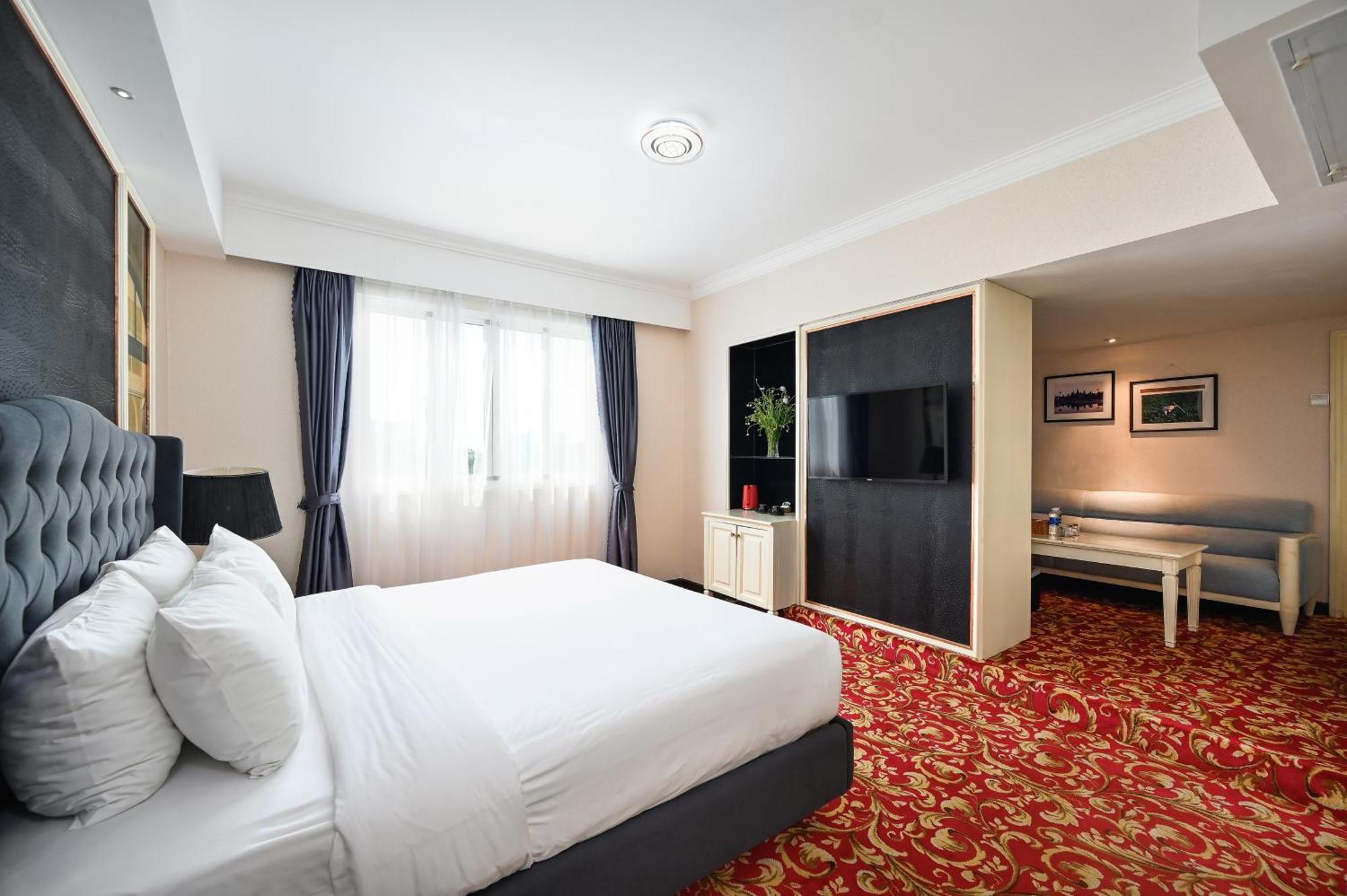 California Saigon Hotel & Rooftop Pool Ho Chi Minh City Bagian luar foto