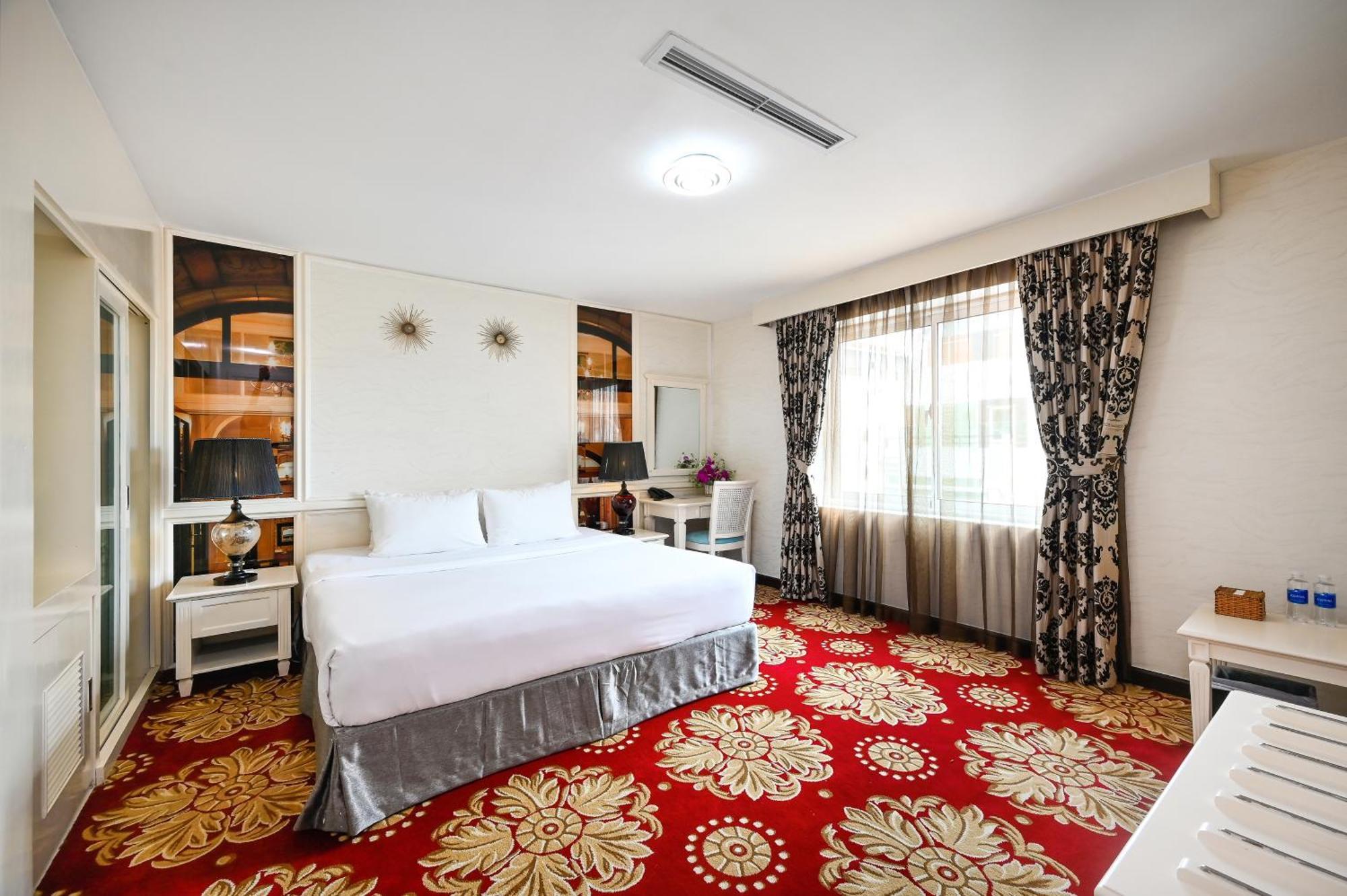 California Saigon Hotel & Rooftop Pool Ho Chi Minh City Bagian luar foto