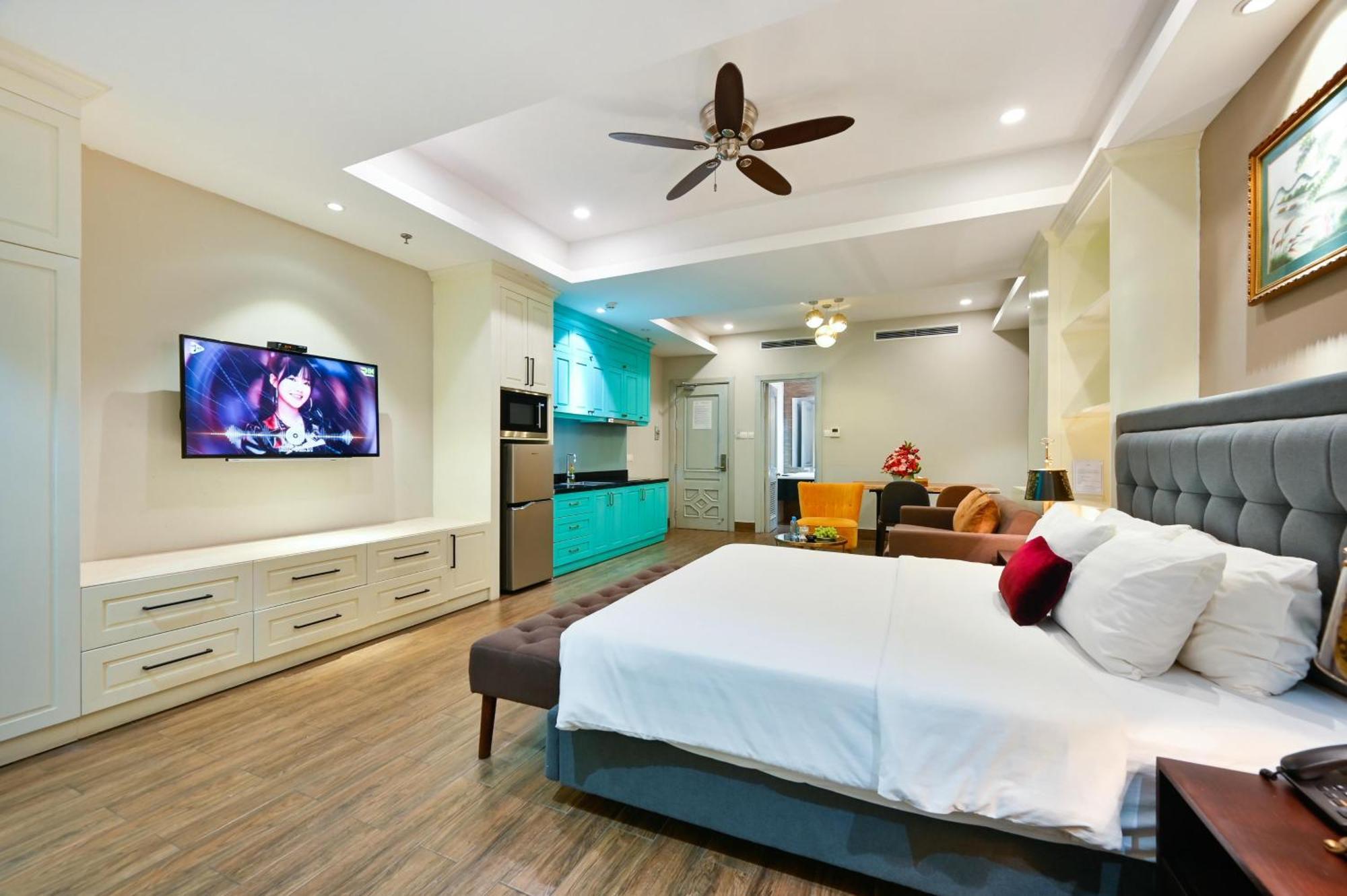 California Saigon Hotel & Rooftop Pool Ho Chi Minh City Bagian luar foto