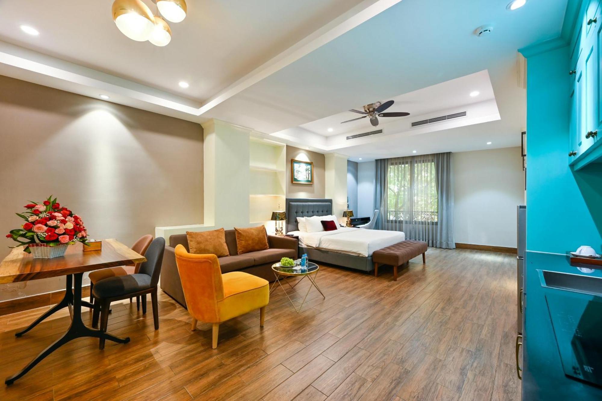 California Saigon Hotel & Rooftop Pool Ho Chi Minh City Bagian luar foto