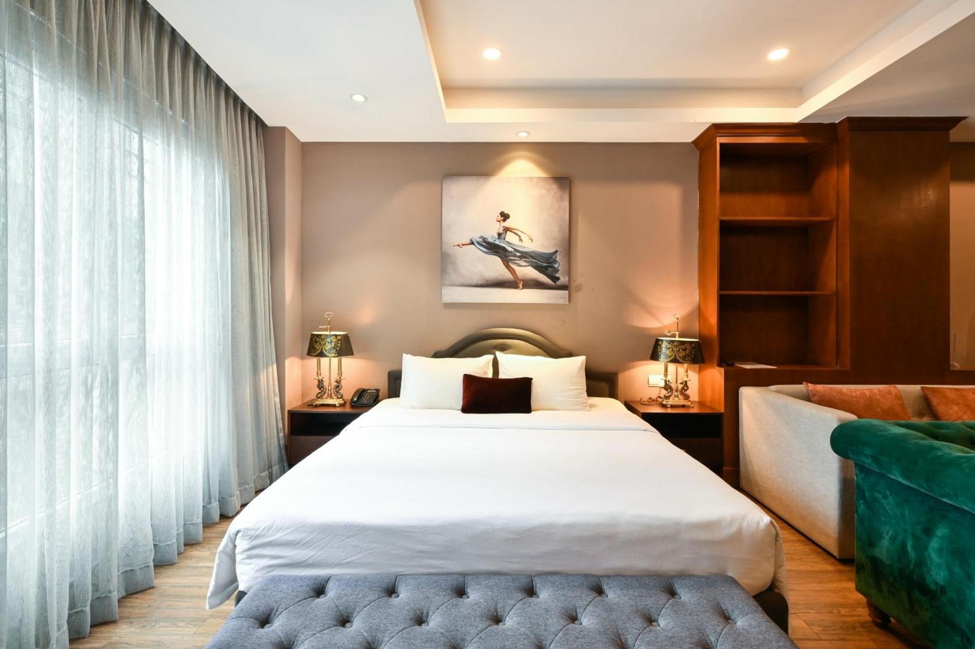 California Saigon Hotel & Rooftop Pool Ho Chi Minh City Bagian luar foto