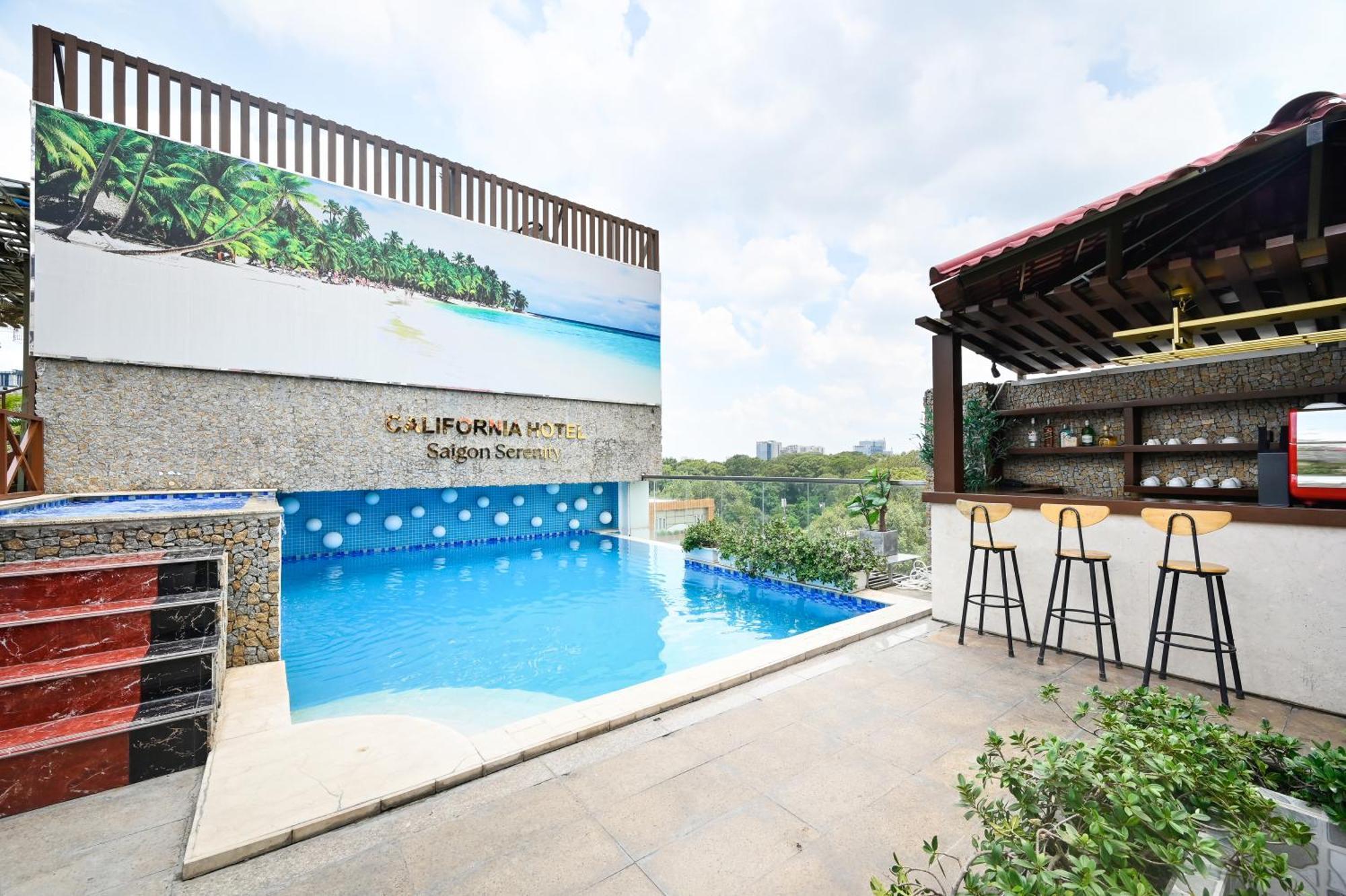 California Saigon Hotel & Rooftop Pool Ho Chi Minh City Bagian luar foto