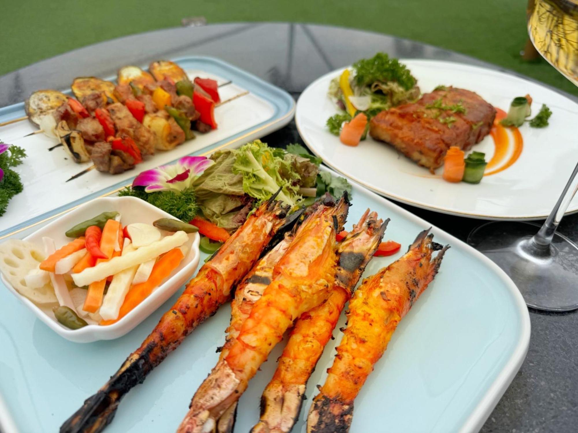 California Saigon Hotel & Rooftop Pool Ho Chi Minh City Bagian luar foto